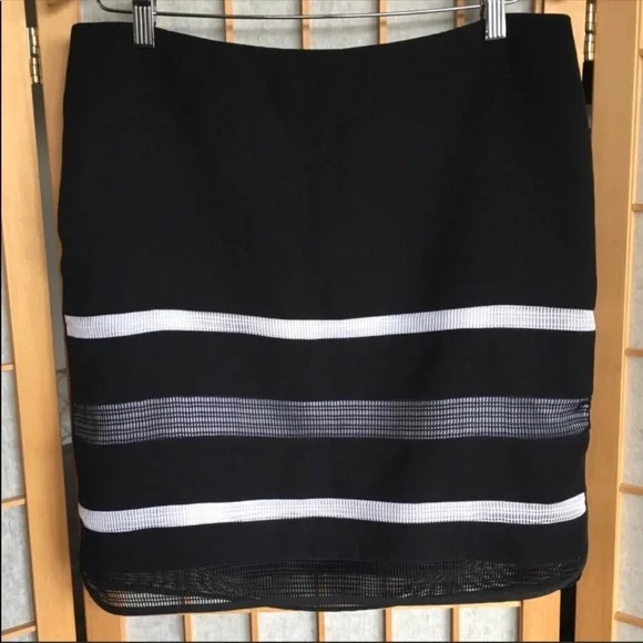 WHBM Black & White Skirt SZ 8 - Picture 2 of 8